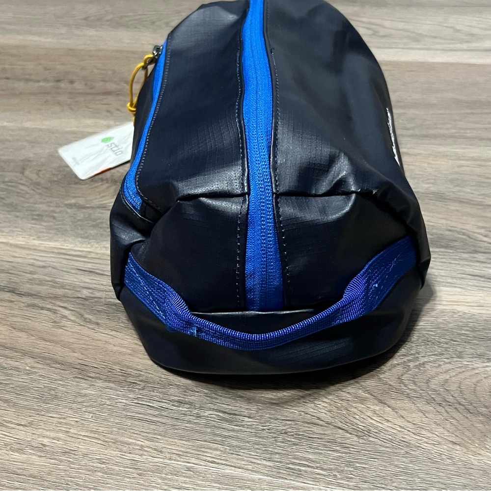 Stio Basin XT Dopp Kit Travel Toiletry Bag Navy Blue Durable MA Asset Management - Picture 2 of 6
